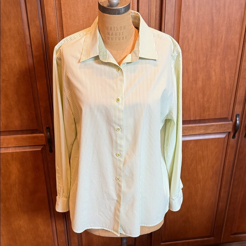 Draper’s and Damon’s Ladies Striped Button-Up Wrinkle Resistant Shirt (L)